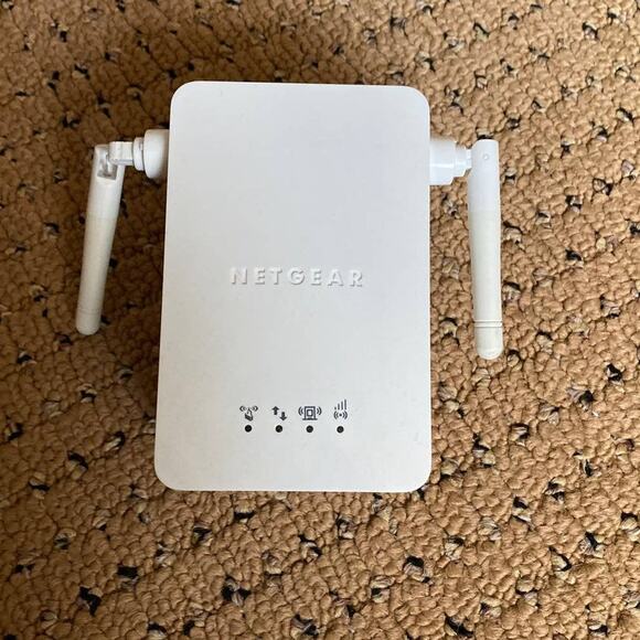 Netgear WIFI Extender - Picture 1 of 2